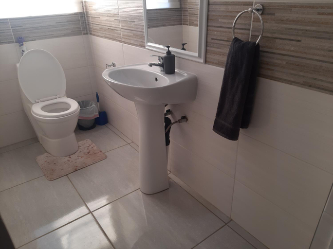 Bathroom 5, Bonfai Residence, Gert Sibande