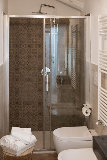 Bathroom 3, Palazzo Campia, Asti