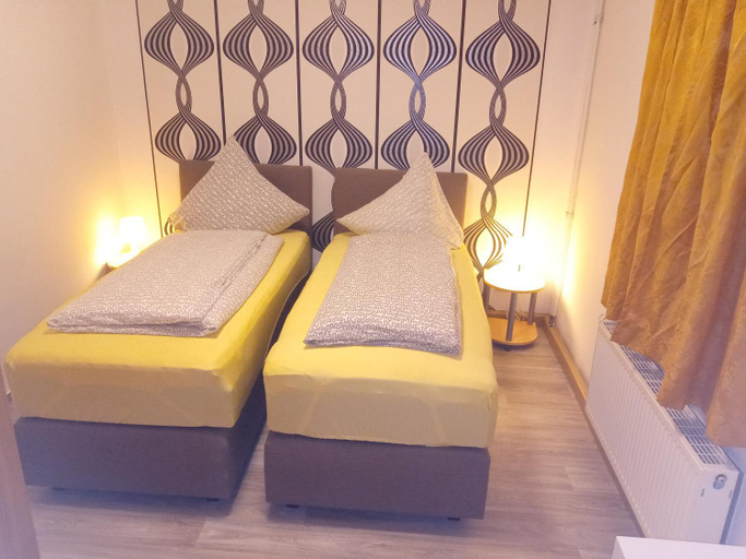Bedroom 2, Hotel & Restaurant Zum Adlersberg, Hildburghausen