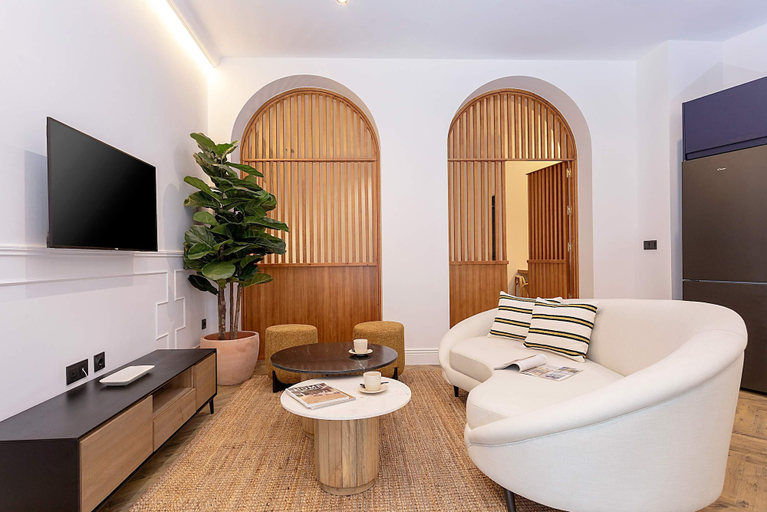 Others 4, Genteel Home Lagar, Sevilla