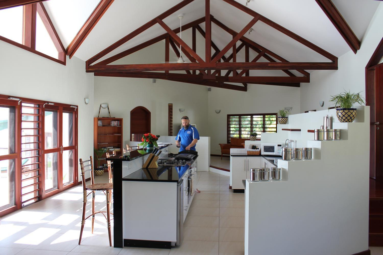 Others 3, Bularangi Villa, Ra