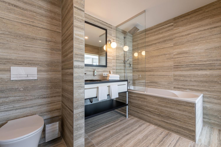 Bathroom 3, Trip Inn Conference Hotel and Suites, Lahn-Dill-Kreis