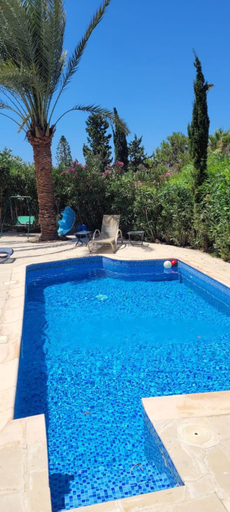 Sport & Beauty, Villa Neyla Four bedroom Coral Bay Beach front