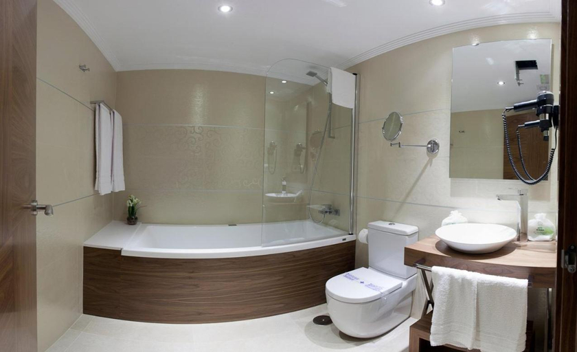 Bathroom 5, Os Olivos, A Coruña