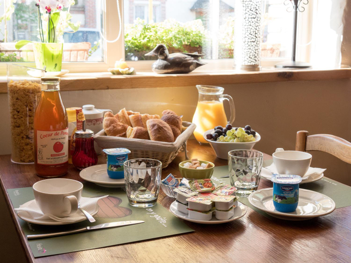 Food & Drinks 5, Logis Hotel Restaurant Auberge du Valburgeois, Orne