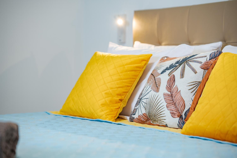 2, Chale Henrique - Beachfront apartments at Calheta Beach, Calheta