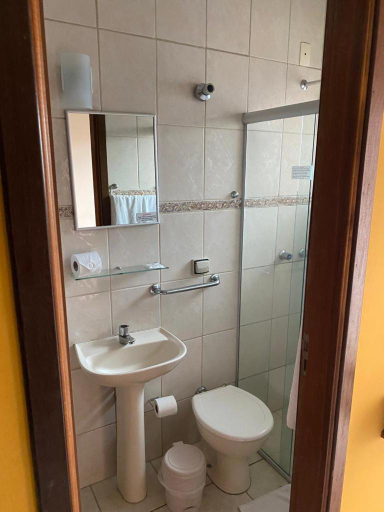 Bathroom 4, Marge Hotel, Aparecida