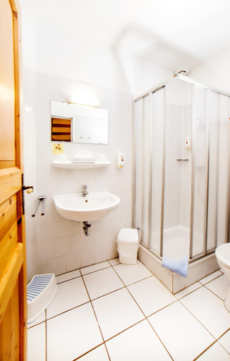 Bathroom, Frieslandstern - Ferienhof und Hotel, Friesland