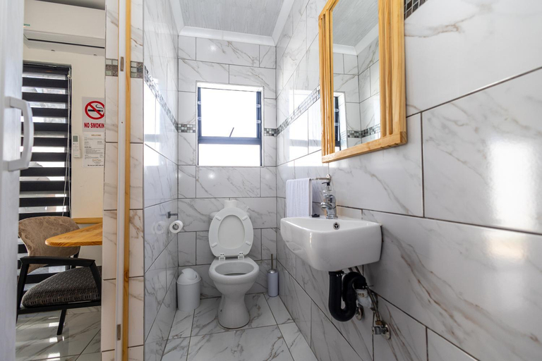 Bathroom 3, Zuri Place, Buffalo City