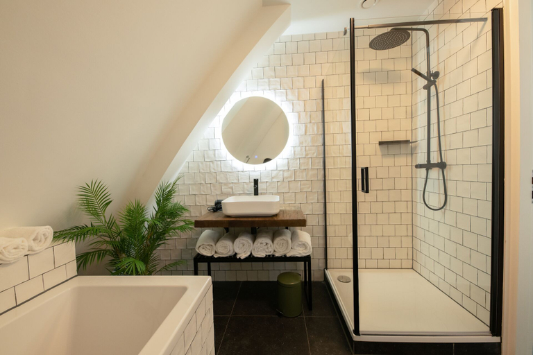 Bathroom 3, Poort Beach Boutique Apartments, Bloemendaal