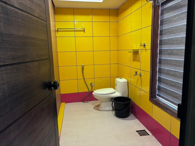 Bathroom 3, Karmaliz Casa Del Lake, Kollam