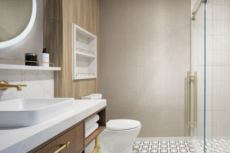 Bathroom 4, Ada Hotel, Kent