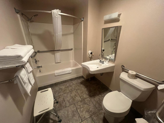 Bathroom 3, Super 8 By Wyndham Sturgis, Meade