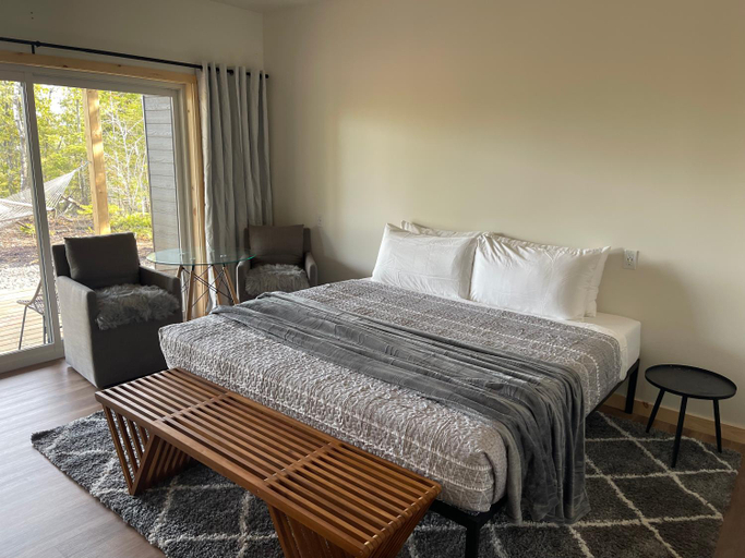 Bedroom 2, Stone Cove Luxury Waterfront B&B, Lake Hurron