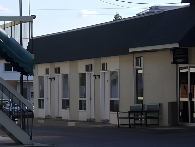 Others 4, Motel Du Parc, Gatineau, Communauté-Urbaine-de-l'Outaouais