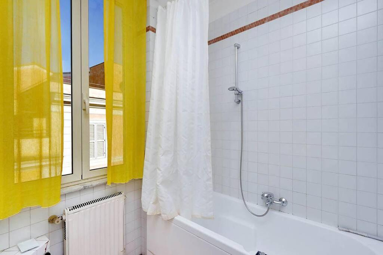 Others 3, Trastevere Lovely Studio Apartment, Roma