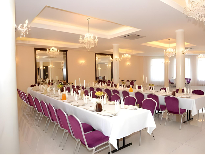 Others 2, Hotel Skarpa, Sejny