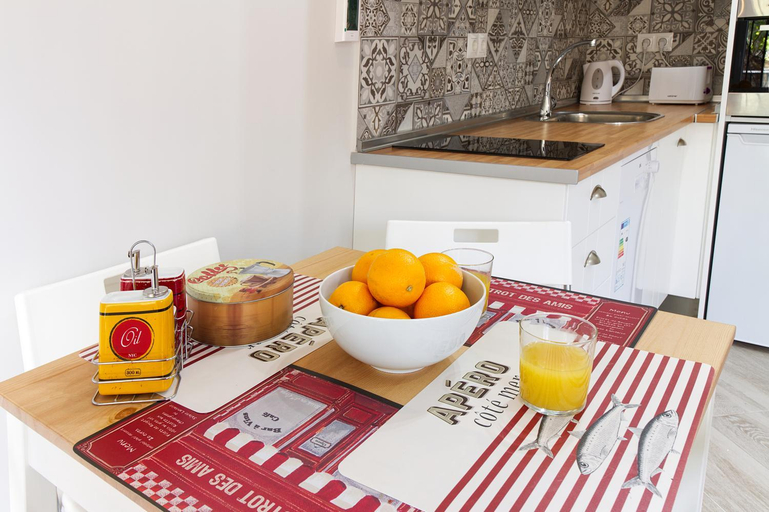 Food & Drinks, Barcelo 21, parking on request, Atico With terrace Center, quite, BC, Málaga