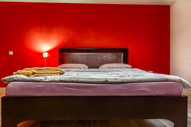 Bedroom, 20 Traveler's Choice in the City Center, Almaty