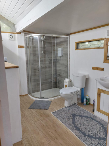Bathroom 4, Loch Aweside Forest Cabins, Argyll and Bute