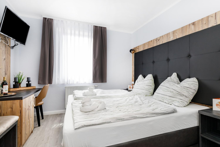 Others 3, D & D Weserpension, Nienburg (Weser)