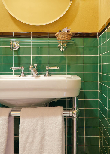 Bathroom 3, Hotel Hermitage, Florence