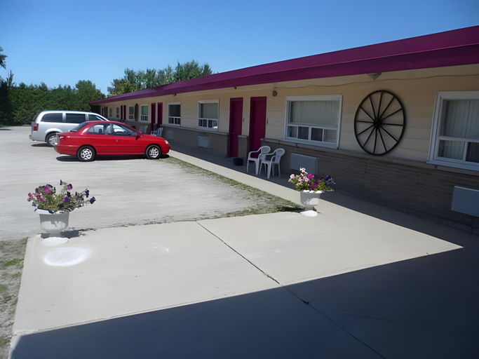 Others 2, The Silver Birch Motel, Huron