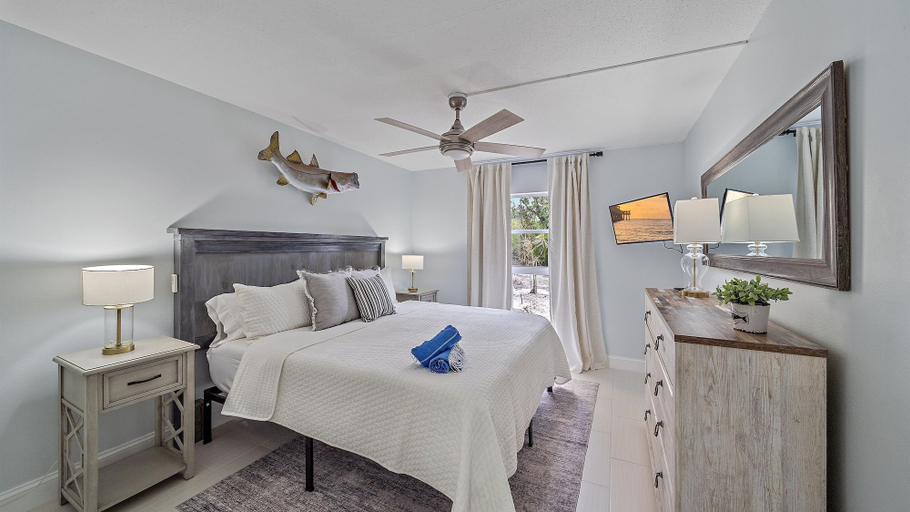 Bedroom 3, Pura Vida 2 Bedroom Condo by RedAwning, Manatee