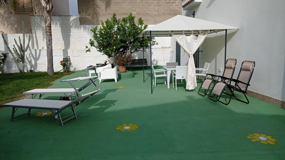 Others 5, Villa Angela, Trapani