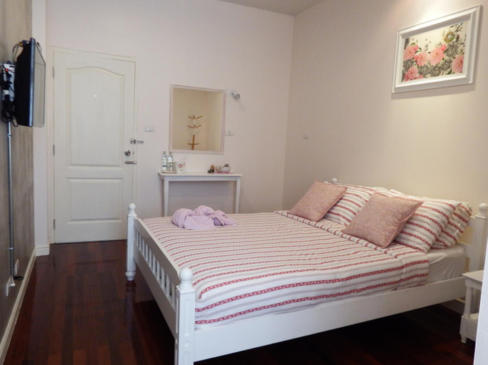 Bedroom 12