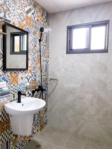 Bathroom 4, No 8 Homestay, Pingtung