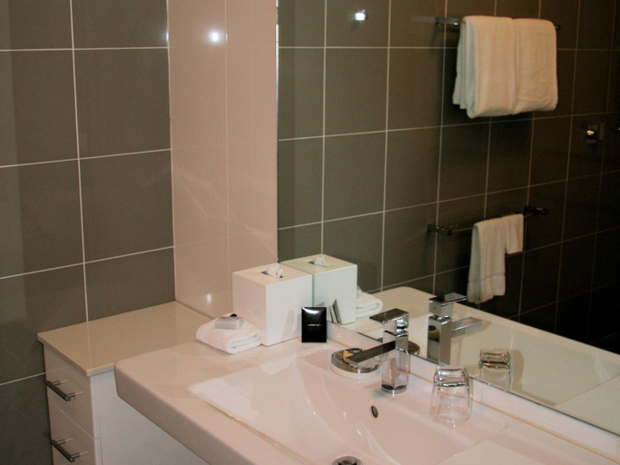Bedroom 3, Chaucer Palms Boutique B&B, Newcastle - Throsby