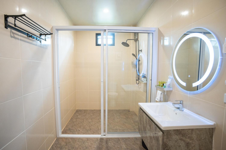 Bathroom 4, Seeview Resort, Muang Phetchabun