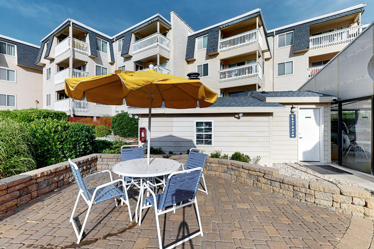 A Place At The Beach III, Carteret