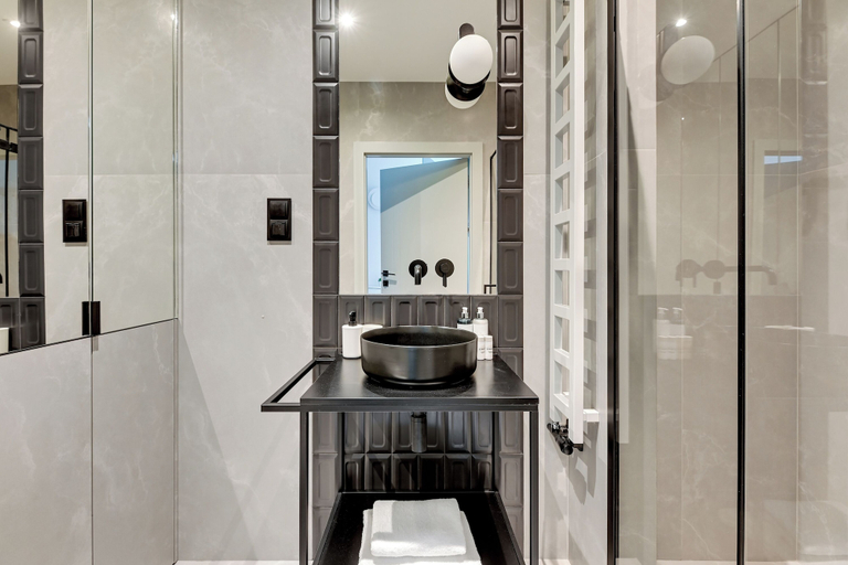 Bathroom 4, Aura III & Parking by Downtown Apartments, Gdańsk City