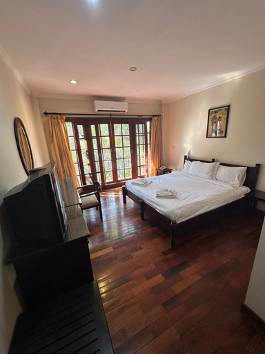 Bedroom 3, LanXang Korea Hotel, Vientiane