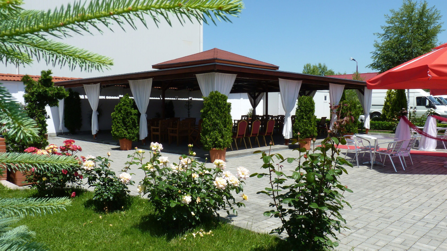 Exterior & Views 2, Hotel GARDEN Club, Brasov