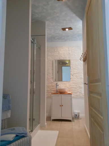 Bathroom 2, Gites "tout au sud de la France", Hérault