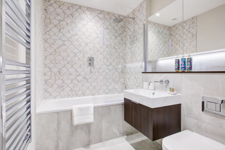 Bathroom 3, Luxury Apartments near Canary Wharf, London
