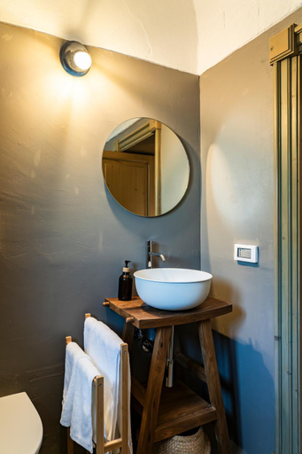 Bathroom 5, Masseria Gorgognolo, Brindisi