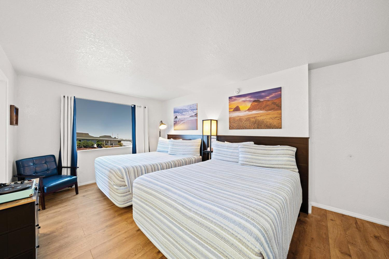 Others 1, Surf & Sand Inn, Tillamook