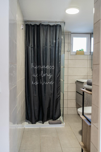 Others 4, Perfect stay 2, Maribor