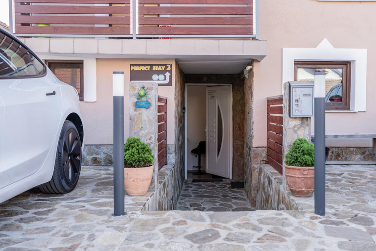 Others 5, Perfect stay 2, Maribor