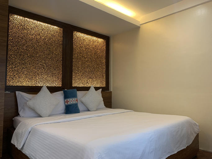 Bedroom, Chic Suite | Mountain View + Zen Room Access, Tagaytay City