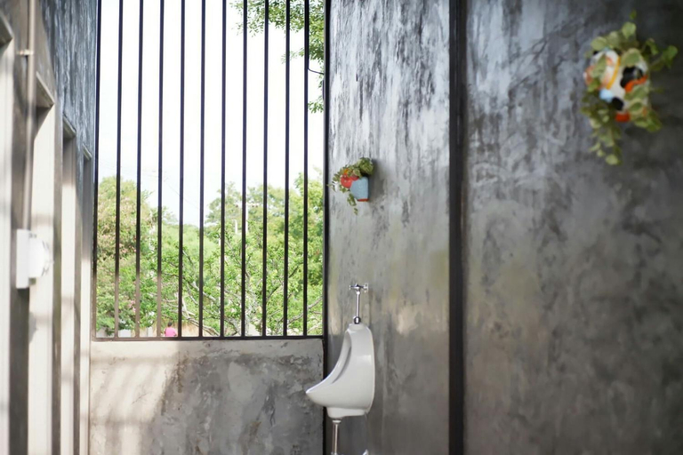 Bathroom 3, 4 Corner Khaoyai, Pak Chong