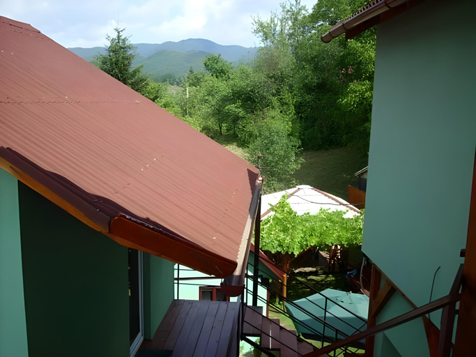 Others 5, Pensiunea Verde, Baia Sprie