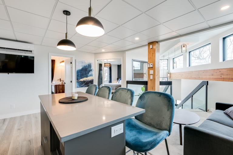 Facilities 2, Complexe La Voute by Gestion ELITE, Laval