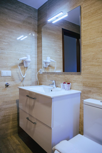 Bathroom 4, Hotel&Bar Ducay, Navarra