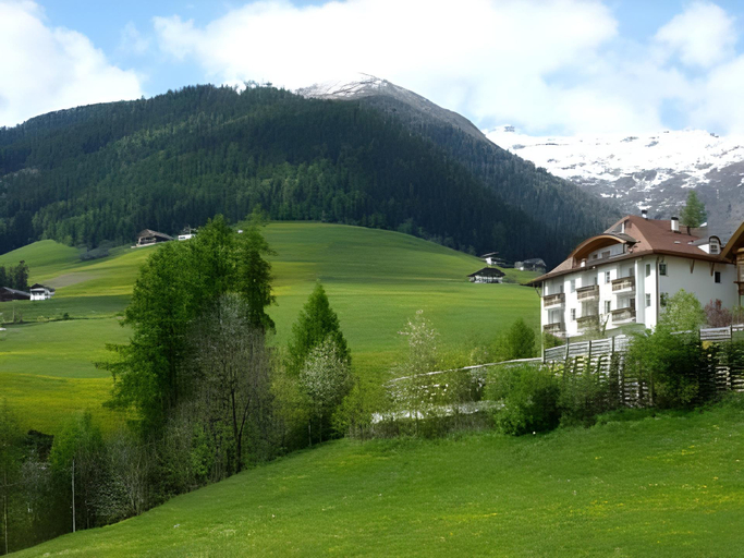 Others 5, Residence Treyer, Bolzano