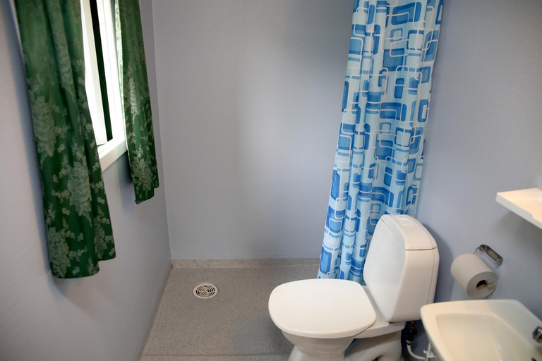 Bathroom 2, Fossen Accommodation, Stranda